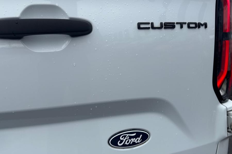 Ford E-TRANSIT CUSTOM Photo autoimg-e89a68429386143e55c292a036b356dbdc2fd136.jpg