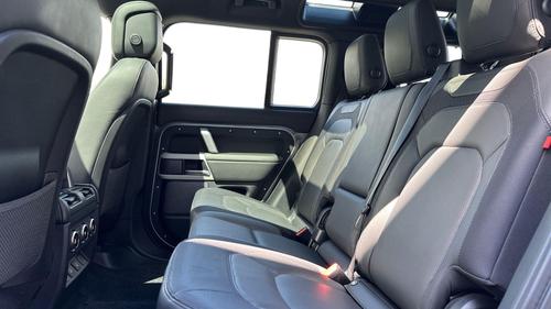 Land Rover Defender Photo autoimg-e89af33da9a828e7b10ae5e6fdcea44dd1a99b7a.jpg