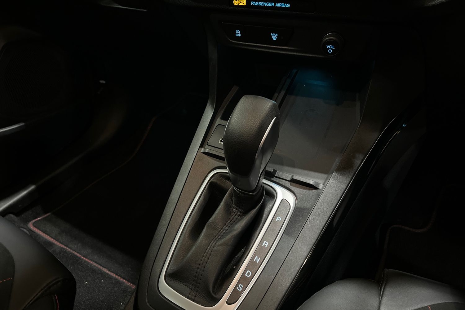 Ford PUMA Photo 36
