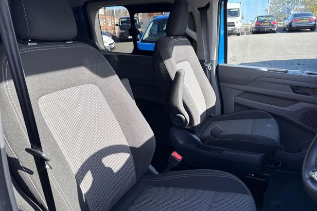 VOLKSWAGEN Transporter Photo 39