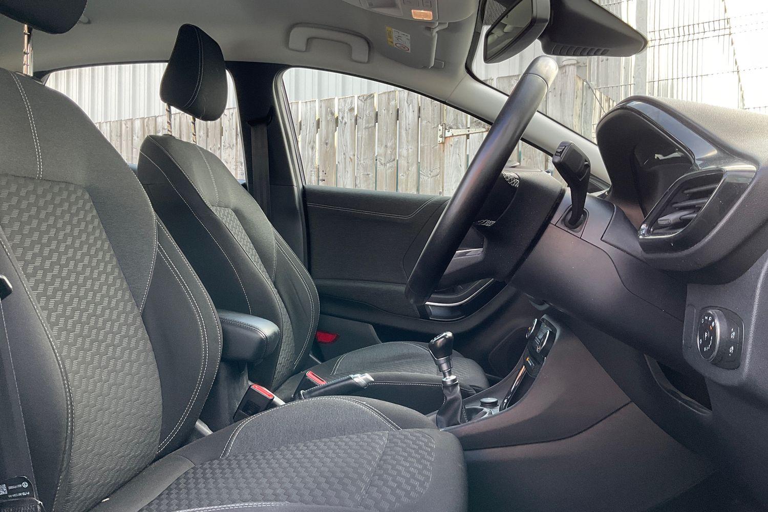 Ford PUMA Photo 16