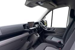 VOLKSWAGEN Crafter Photo 2