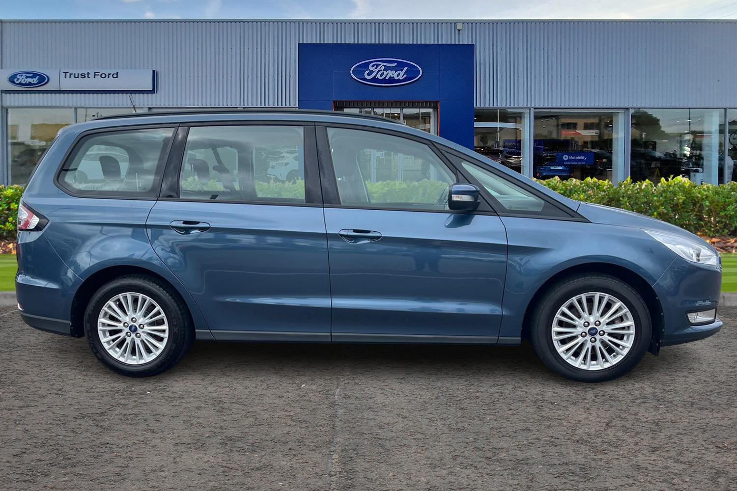 Ford Galaxy Photo 2