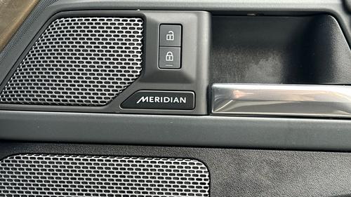 Land Rover Defender Photo autoimg-e8abd2a3f6057ab3158442b92b1e63562aded6d8.jpg