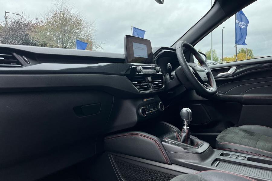 Ford Kuga Photo autoimg-e8ad72608a5378de29f6edc5745f5e0cf9253d56.jpg