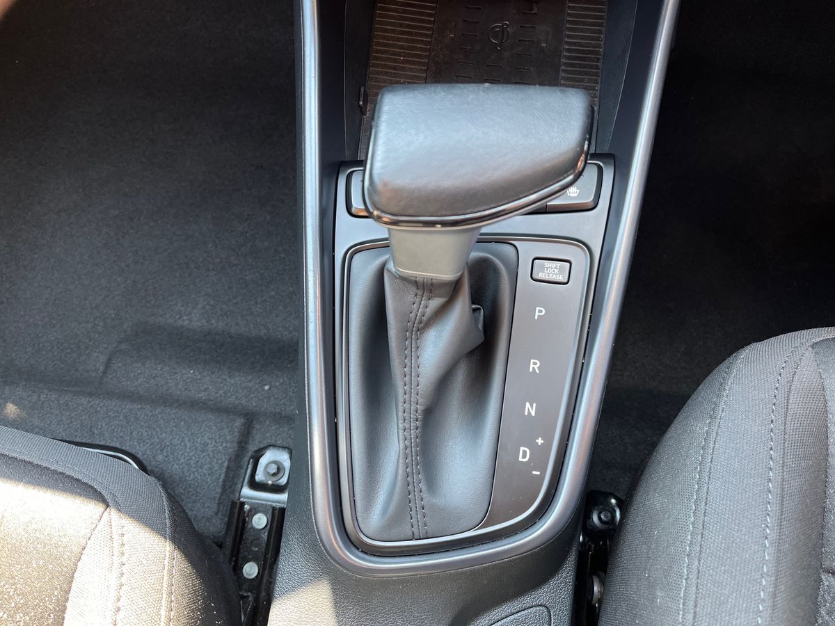Hyundai BAYON Photo 13