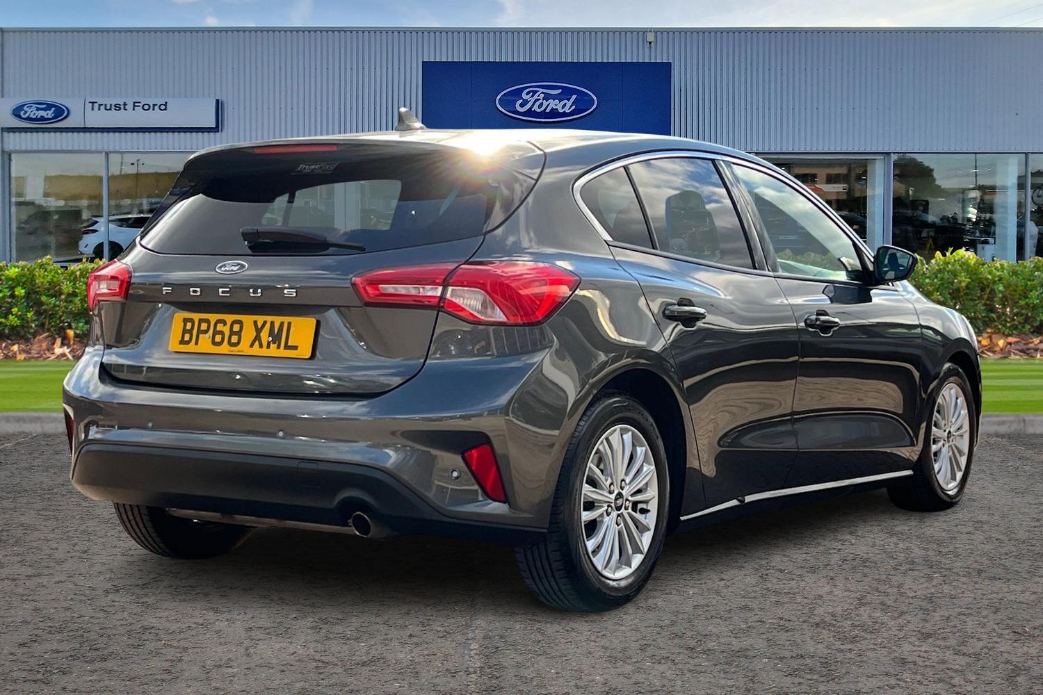 Ford FOCUS Photo 3