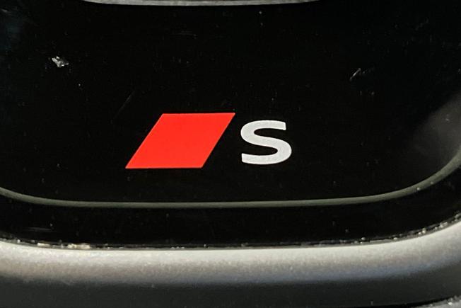 AUDI Q6 E-Tron Photo 24