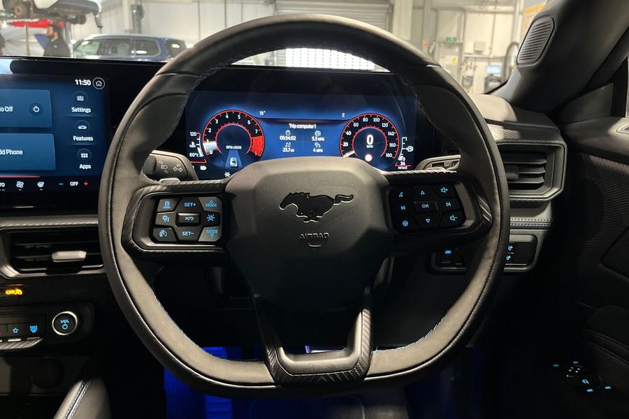 Ford MUSTANG Photo autoimg-e8b47c1b83a38ae03417e514ab87341a22f18295.jpg