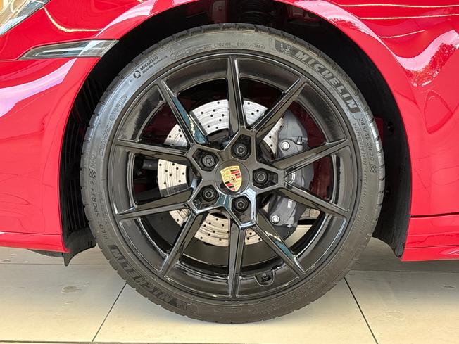 PORSCHE 911 Photo 24