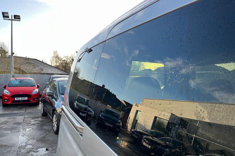 Used Ford TOURNEO CONNECT YGZ7612 39