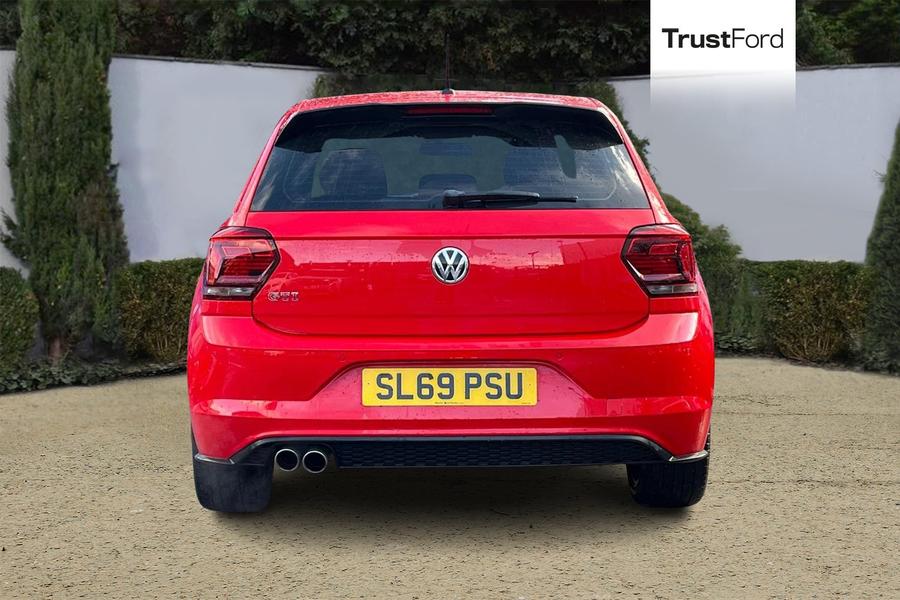 Volkswagen POLO Photo autoimg-e8bd0044a2808c46a61fc406a2c01ff93b25ff59.jpg