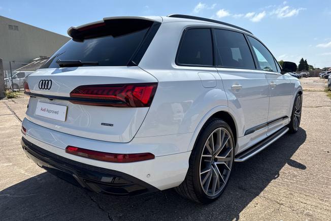 AUDI Q7 Photo 45
