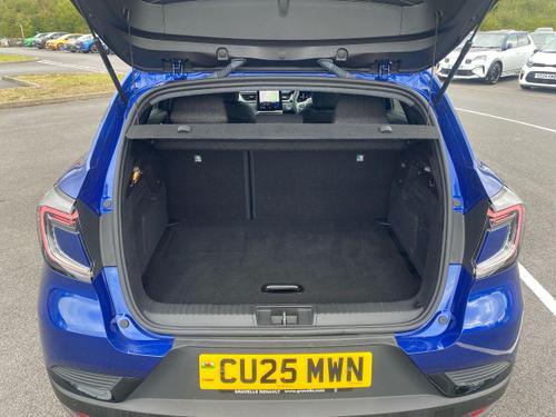 Renault CAPTUR Photo autoimg-e8c0eb422a3c2f2046ea793b3d30e33c0cad677b.jpg