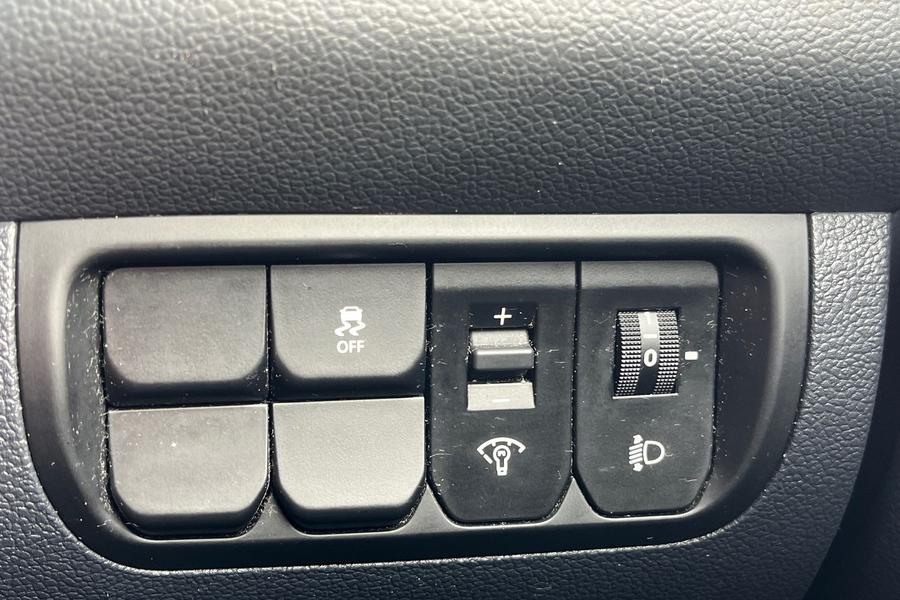 Kia RIO Photo autoimg-e8c175a48792ab7f95258196df1fefb0ba918a84.jpg