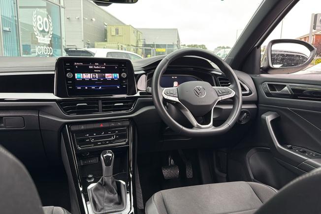 VOLKSWAGEN T-Roc Photo 39