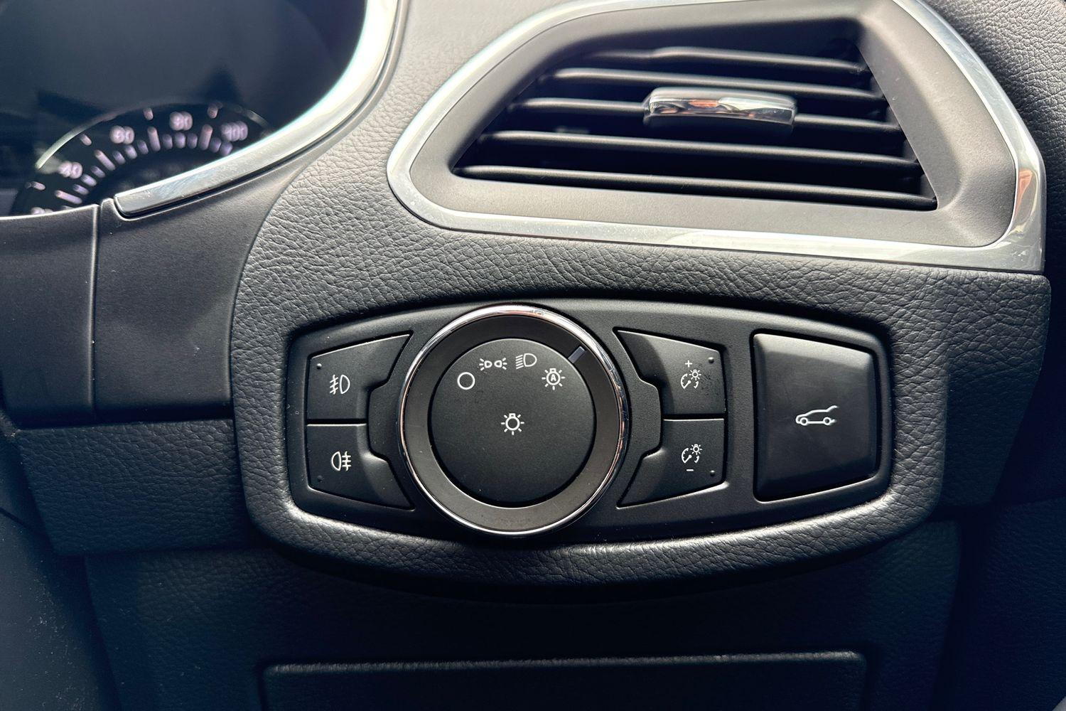 Ford S-MAX Photo 38