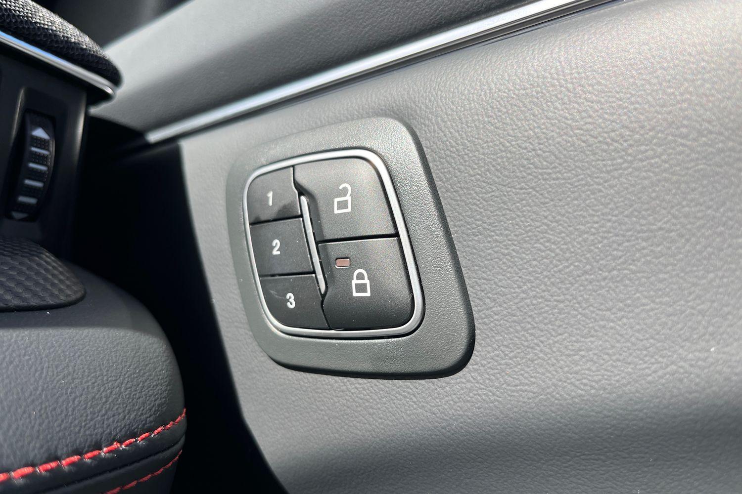 Ford Mustang Mach-E Photo 22