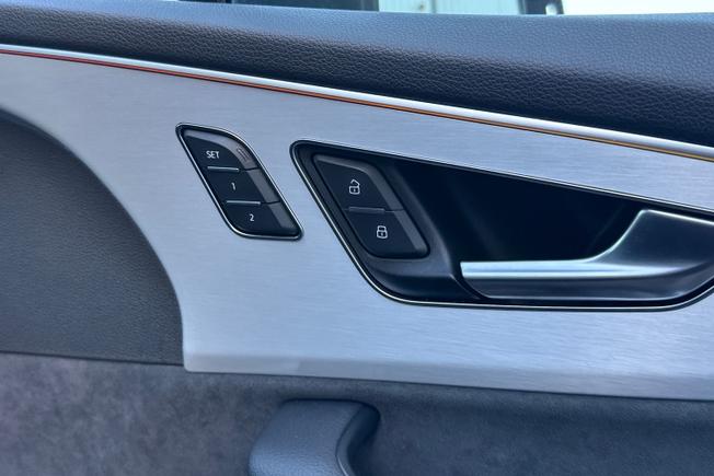 AUDI Sq7 Photo 30