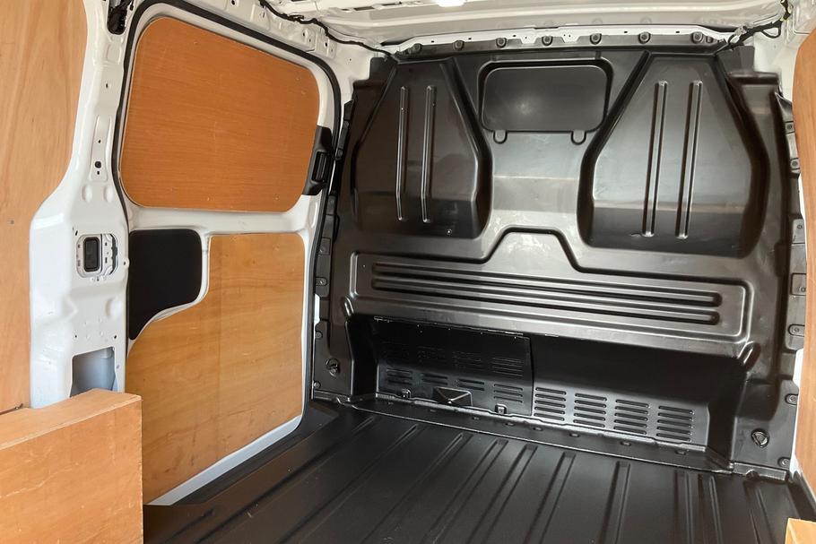Used Ford TRANSIT CUSTOM DS24NDK 4