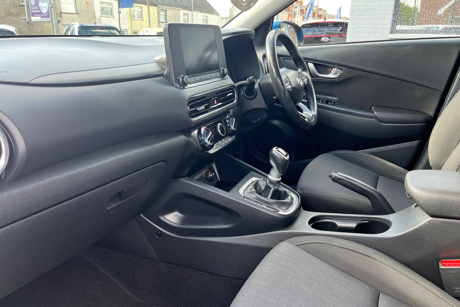 Hyundai KONA Photo 17