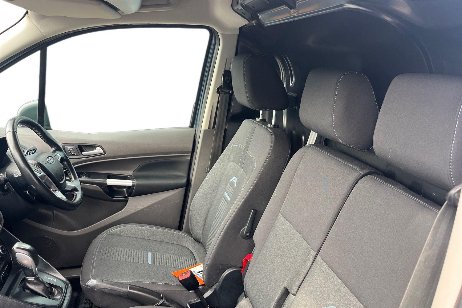 Ford TRANSIT CONNECT Photo 9