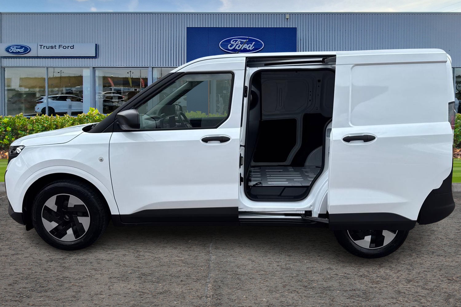 Ford E-TRANSIT COURIER Photo 4