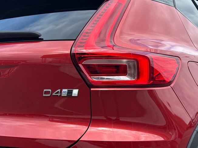 VOLVO Xc40 Photo 18