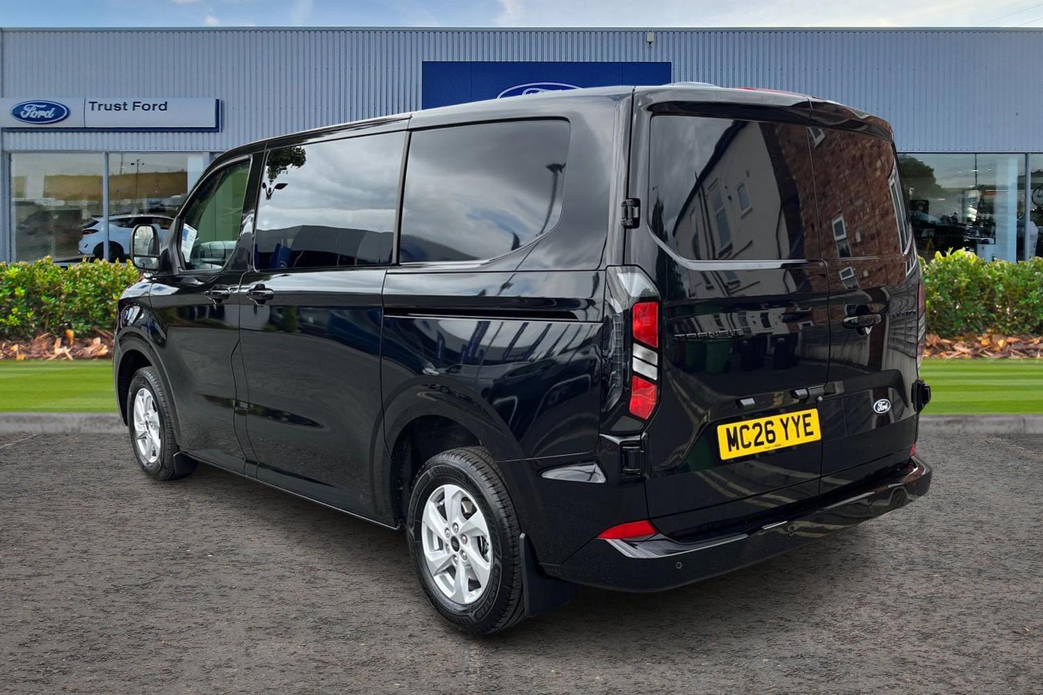 Ford TRANSIT CUSTOM Photo 1