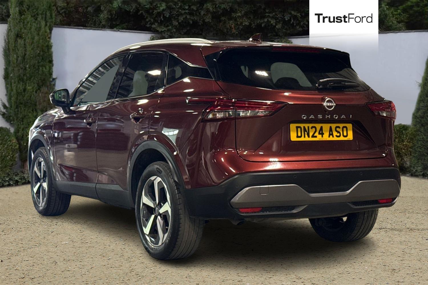 Nissan QASHQAI Photo 1