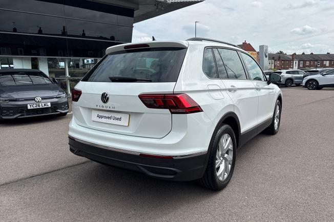 VOLKSWAGEN Tiguan Photo 24