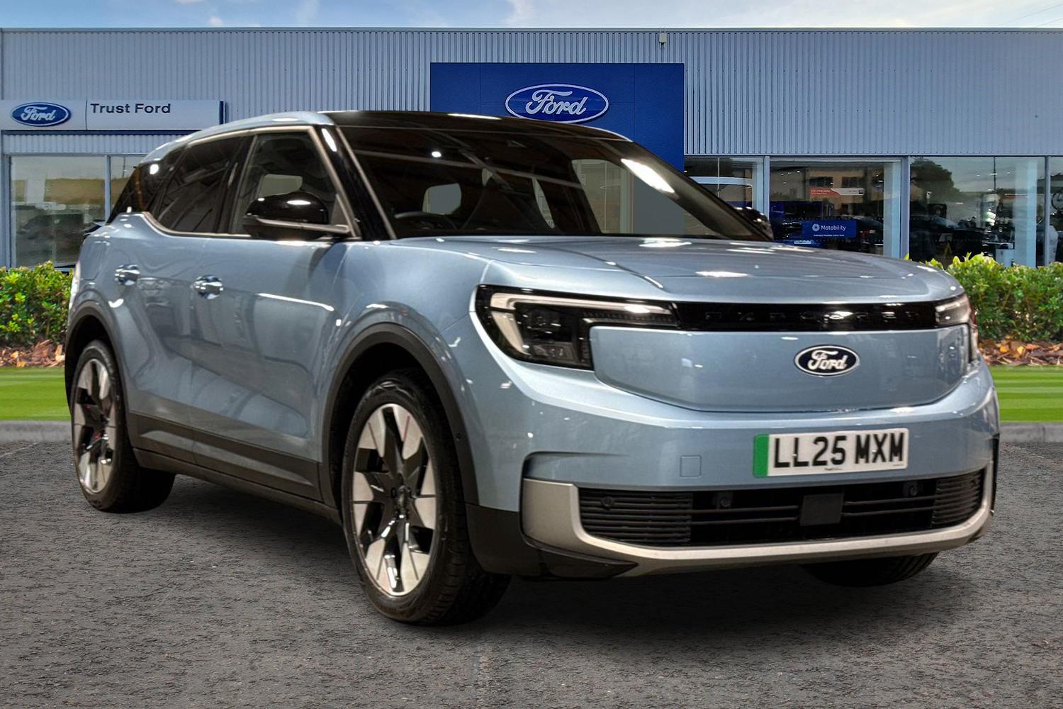 Ford Explorer Photo 0