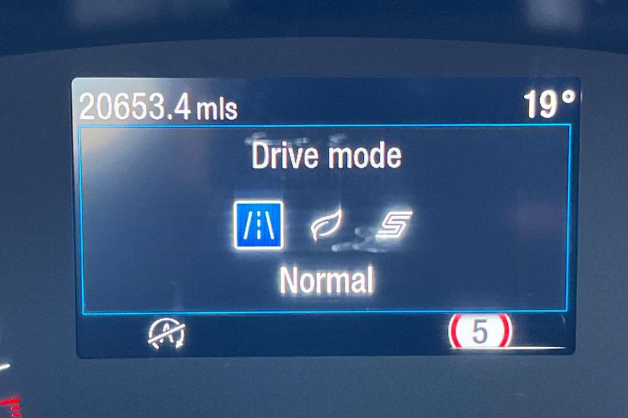 Ford FIESTA Photo autoimg-e8eb6dd71bb11443e6624d7eee585848f54a1e5d.jpg
