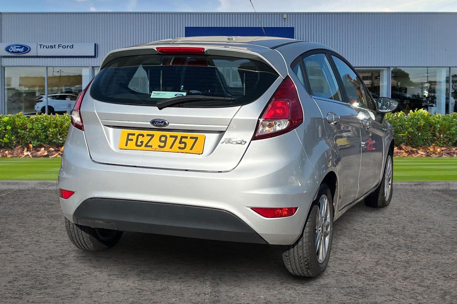 Ford Fiesta Photo 3