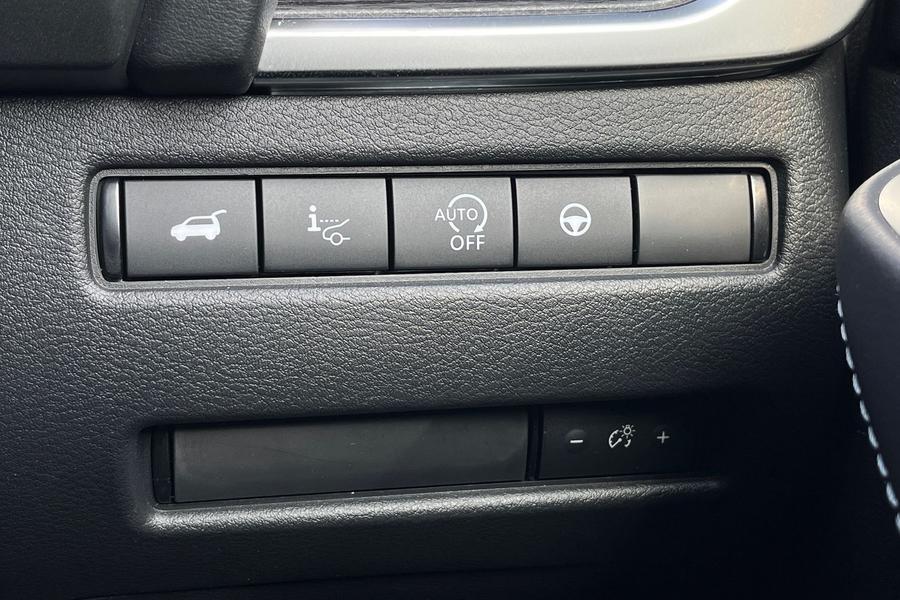 Nissan Qashqai Photo autoimg-e8eefcd00e220cce9684db0e2f65081c787f7ad3.jpg
