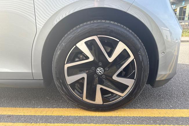 VOLKSWAGEN Id. Buzz Photo 5