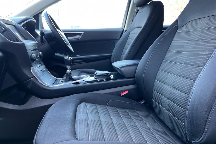 Ford EDGE Photo autoimg-e8f32829ffedd80bf54bcaf35e791b7ee2225c0c.jpg