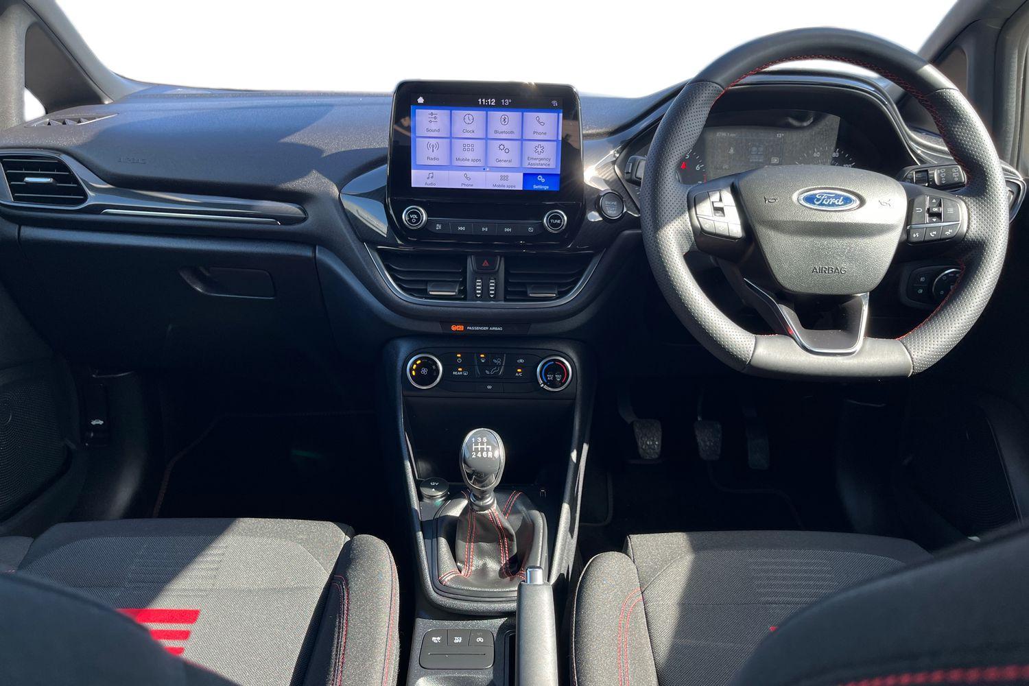 Ford FIESTA Photo 9