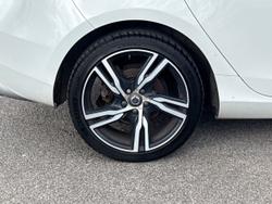 VOLVO V40 Photo 5