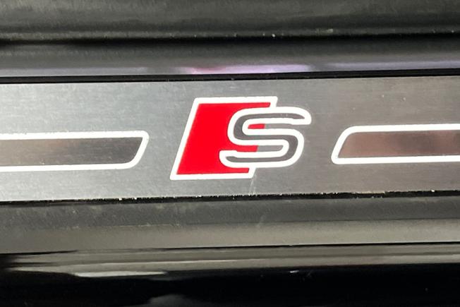 AUDI Q3 Photo 32