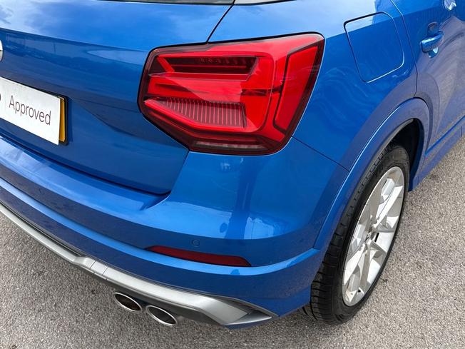AUDI Sq2 Photo 18