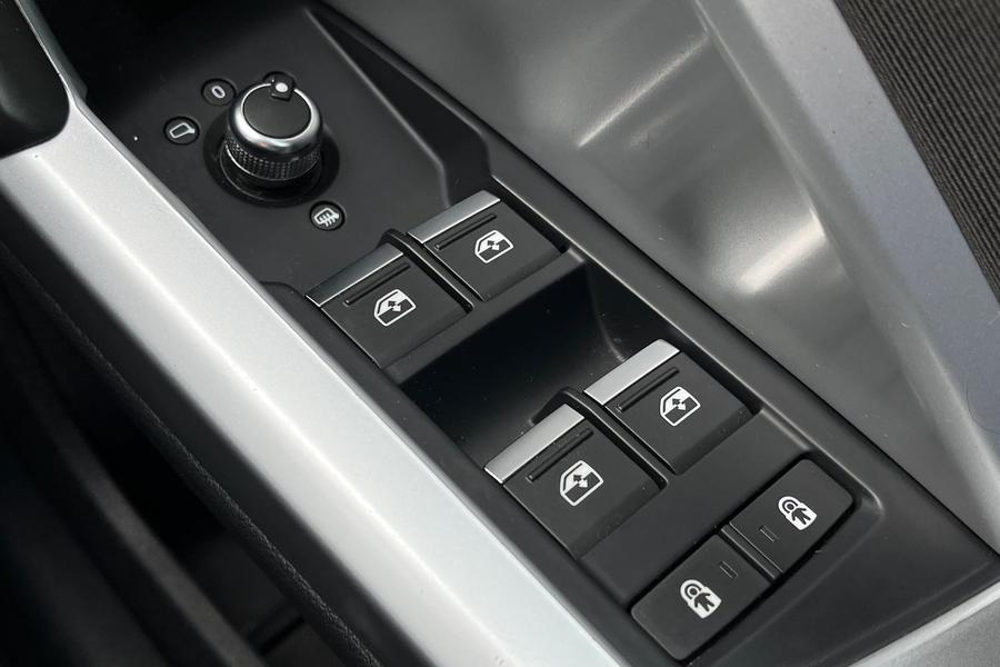 Audi Q3 Photo autoimg-e903ec188261755d5e047583b66fa24b2493b38d.jpg