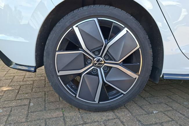 VOLKSWAGEN Golf Photo 5