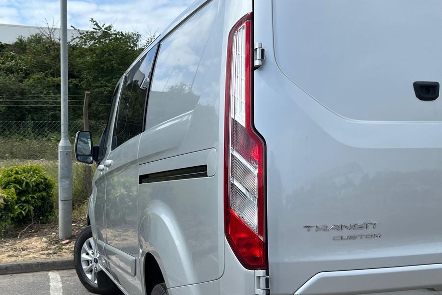 Ford TRANSIT CUSTOM Photo autoimg-e90795e5dc4fe1debae98e6318a791cae496f350.jpg