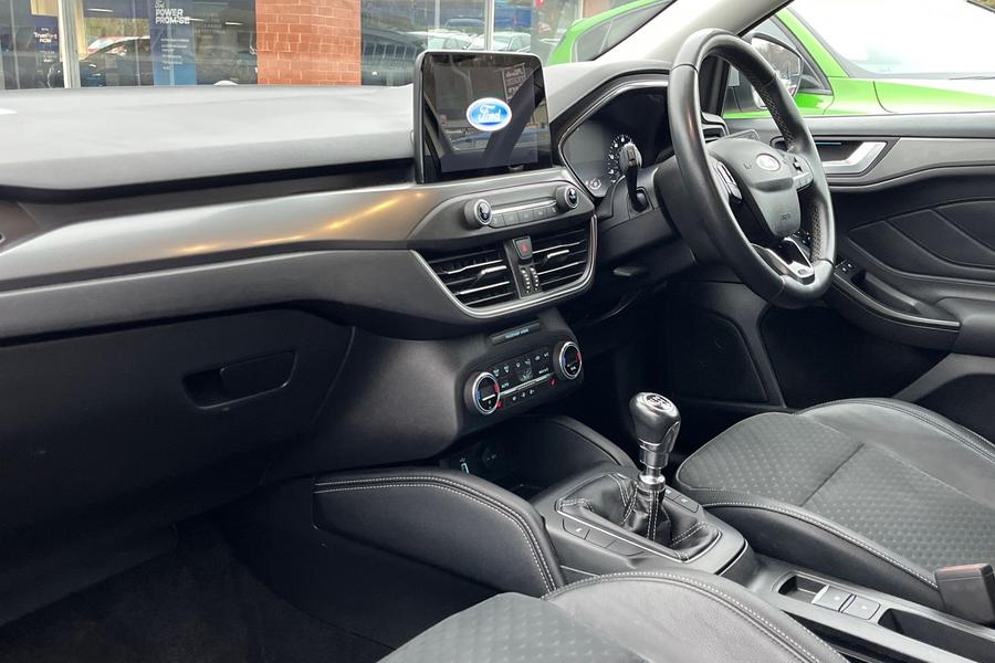 Ford Focus Photo autoimg-e90893d58b5b4df039e2071256476a9860de3468.jpg