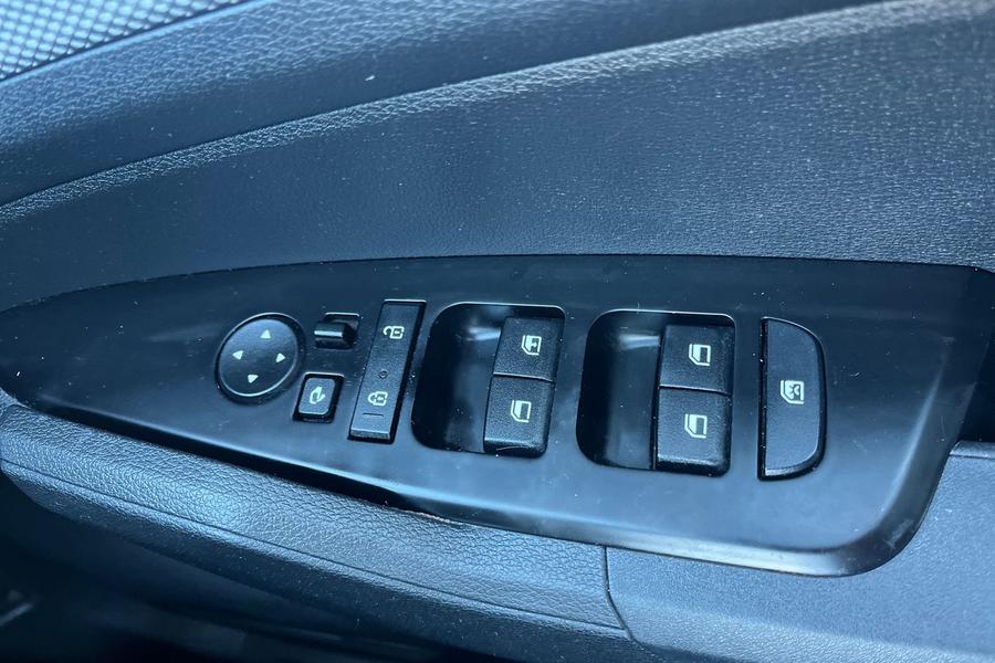 Kia SPORTAGE Photo autoimg-e90f052ddd9f74f546dc9e40766b7a6777a8243f.jpg