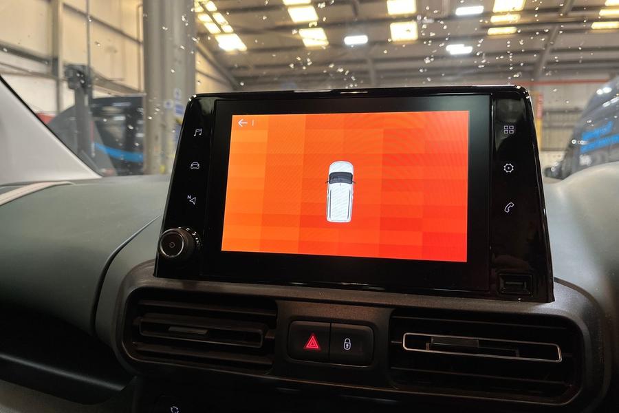 Citroen BERLINGO Photo autoimg-e90ff933eabb9c1bc7c4e63464c4efb39e7e1dd1.jpg