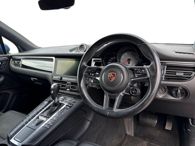 PORSCHE Macan Photo 6