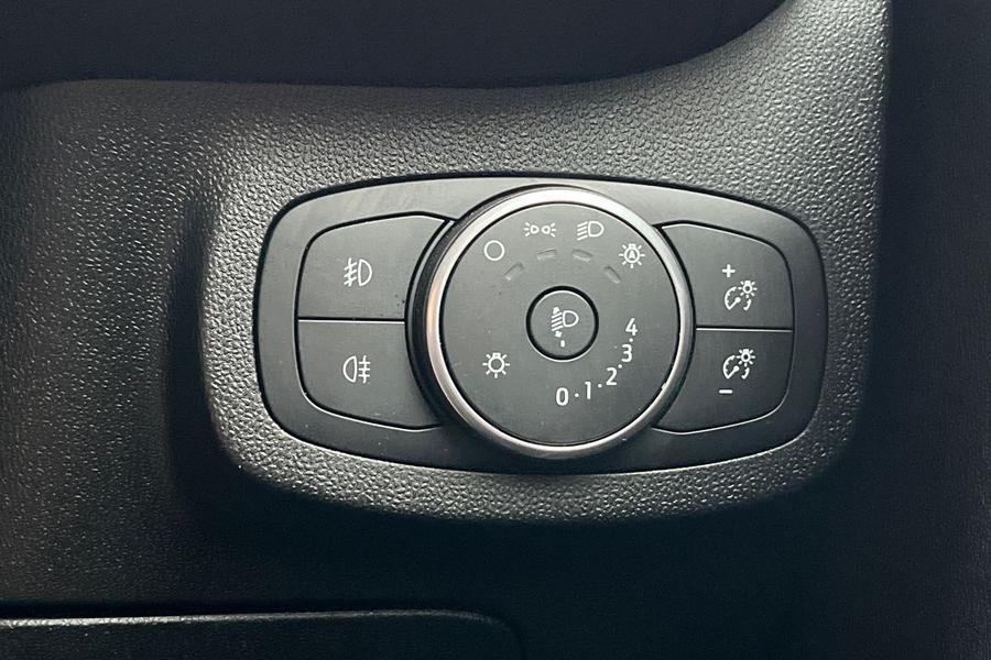 Ford Fiesta Photo autoimg-e9102fd993410f486055fc56b3ad58b95ff7427a.jpg