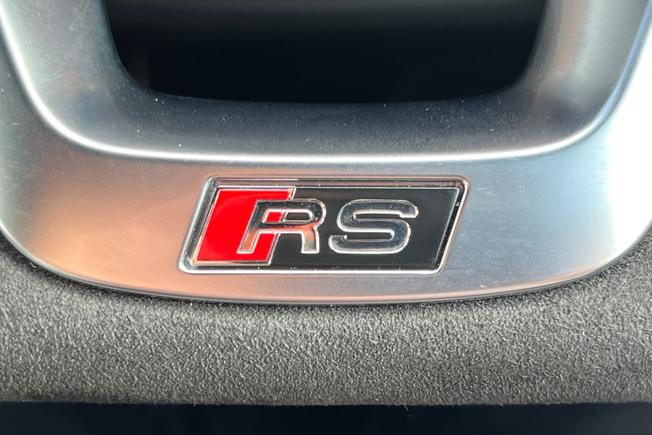 AUDI Rsq8 Photo 38